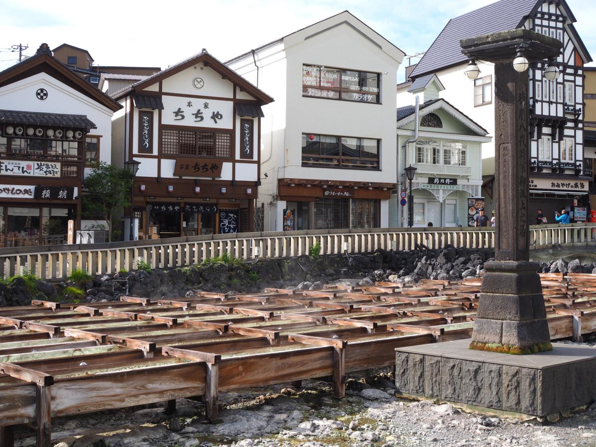 Buna Kusatsu Onsen Inn Buitenkant foto